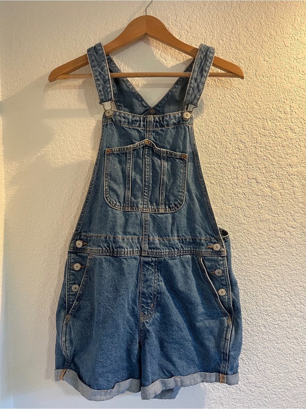 Old Navy Medium Wash Denim Shortalls Overalls - Size Medium